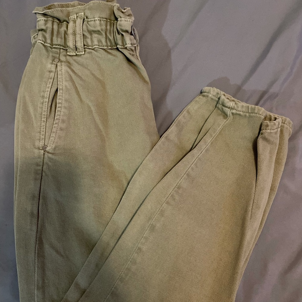 Green ruffled Zara pants